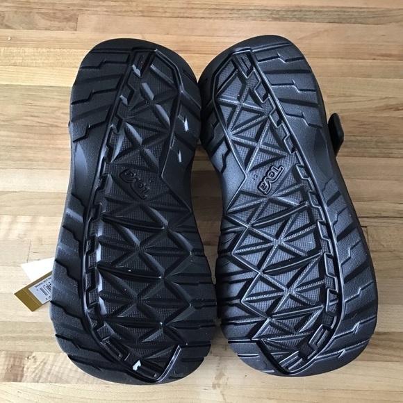 NWT Teva Omnium Drift water shoes. Little boy size 1. - Picture 3 of 7